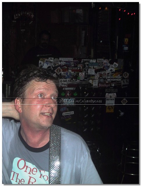 Glenn Tilbrook (Squeeze 2002).jpg